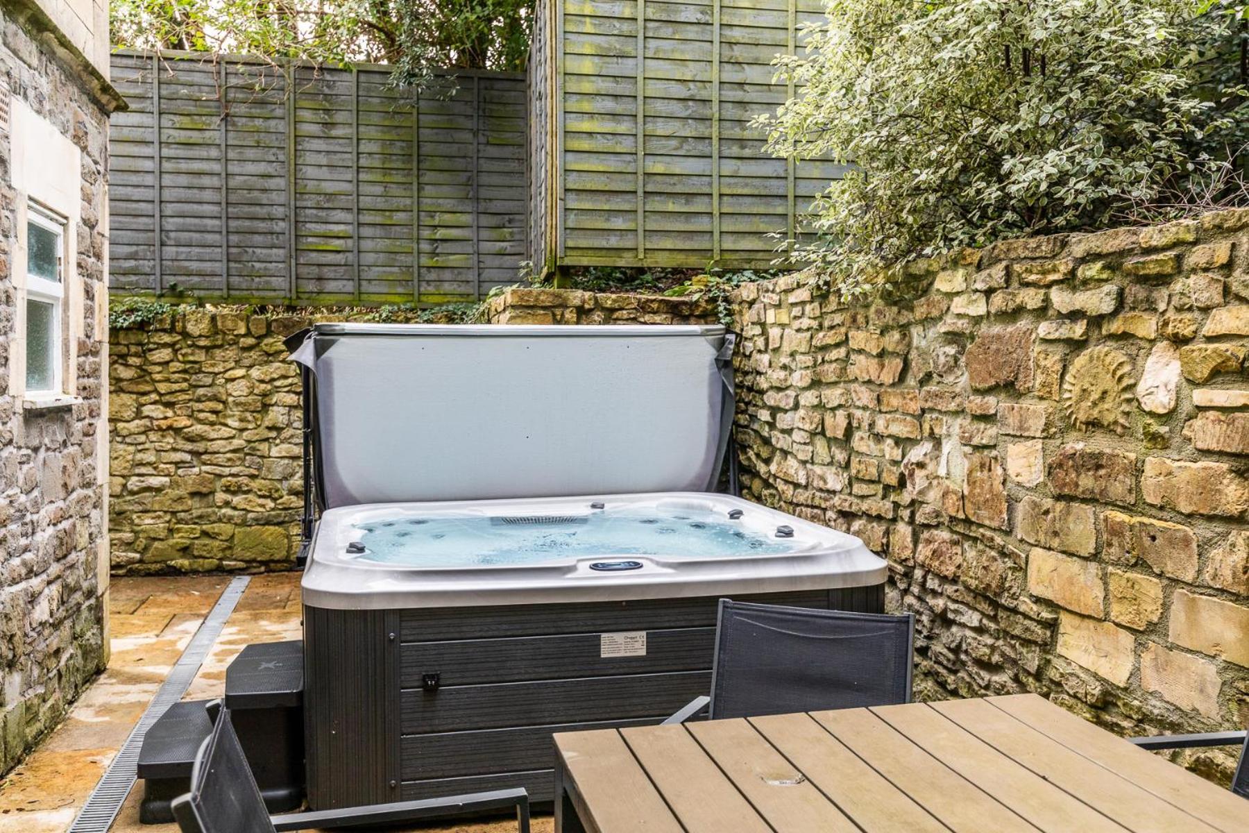 Locksbrook Lodge - Hot Tub - Spacious Outdoor Space Бат Екстер'єр фото