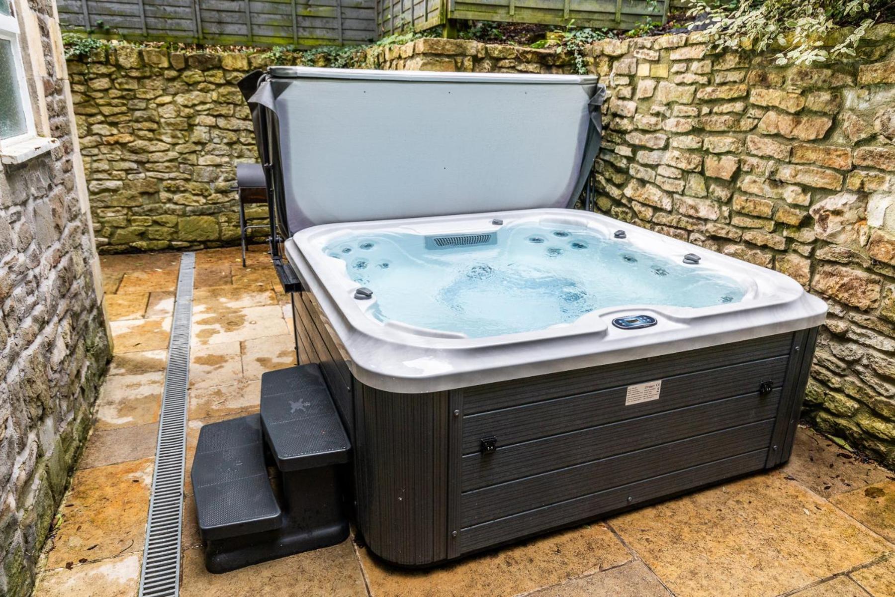 Locksbrook Lodge - Hot Tub - Spacious Outdoor Space Бат Екстер'єр фото